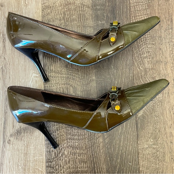 Selina by Summer Rio Army Green Pointed Toe Heels w/ Yellow Crystal  Size 8.5 - Picture 7 of 17